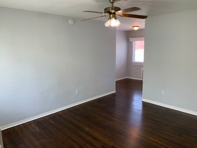 Photo - 1 Bed/1 Bath - Unit 605