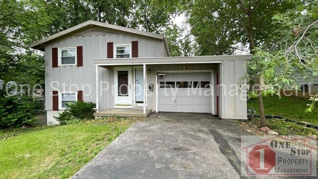 Split level 3 bedroom, 1.5 bathroom, and 1... - Split level 3 bedroom, 1.5 bathroom, and 1... Casa