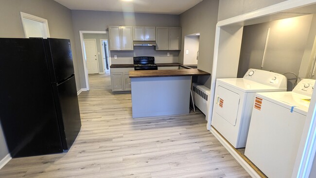 Photo - 58 Mann Ave Unit 2