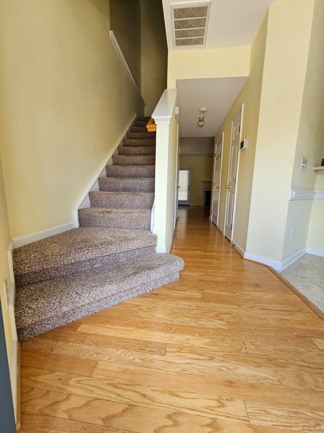 Photo - 142 Spring Crossing Cir