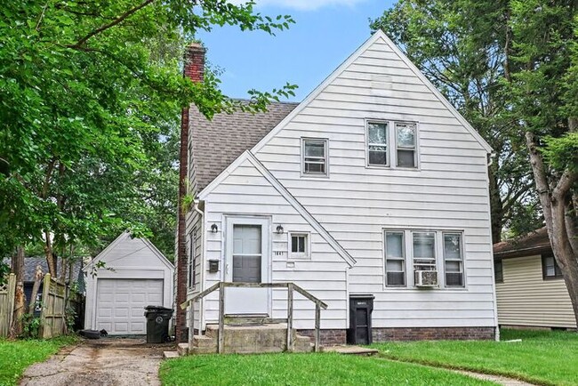 Building Photo - Spacious 2-Bedroom Home with Basement and Detached Garage