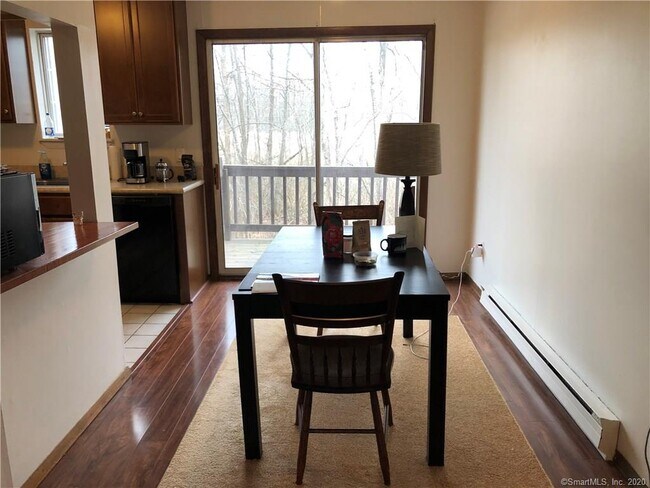 Photo - 92 Cynthia Ln Unidad D4