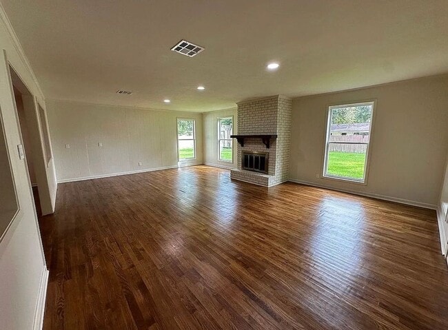 Photo - 214 Brentwood Blvd