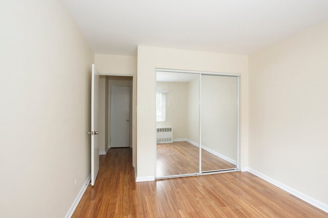 8600.Skokie.C1-7 - Garden House Apartments