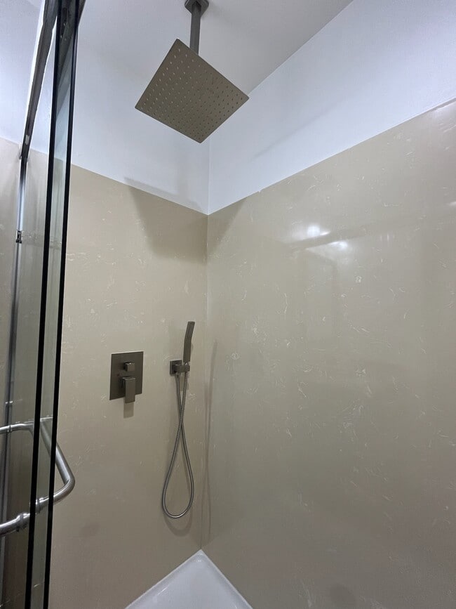 Photo - 324 Nassau Ln