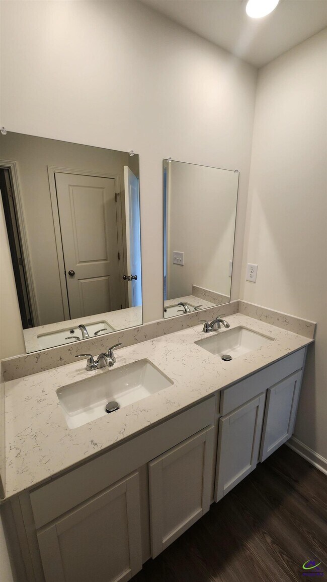 Photo - 502 Liberty Hall Dr