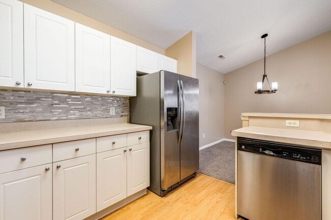 Photo - 677 Spring Valley Dr Unit 677