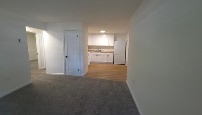 Photo - 185 Loudon Rd Unidad 8