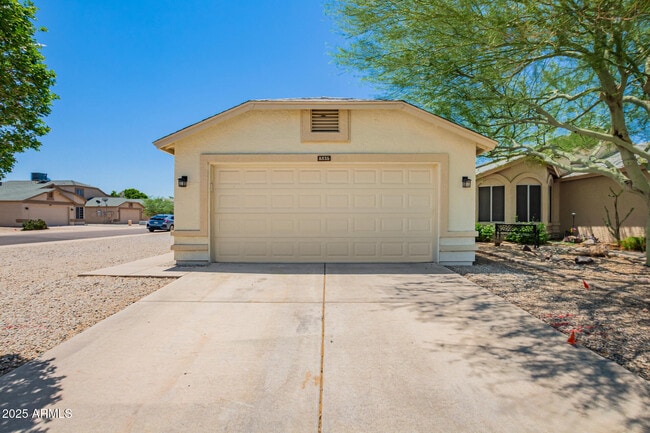 Building Photo - 8835 W John Cabot Rd Rental