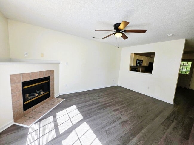 Photo - 106 Spring Meadow Cir