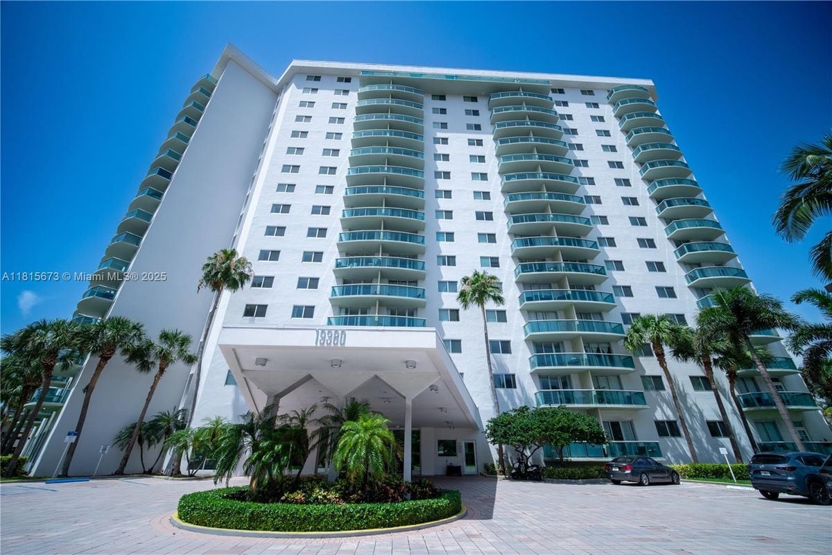 Photo - 19380 Collins Ave Condo