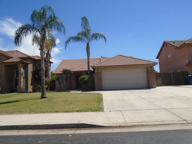 Building Photo - NEAR SEVEN OAKS! SPECIAL $2897.50 MOVES YO... Rental