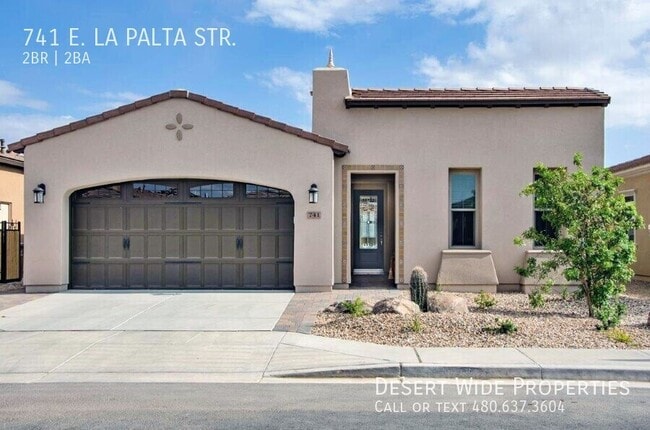 Building Photo - 741 E La Palta St