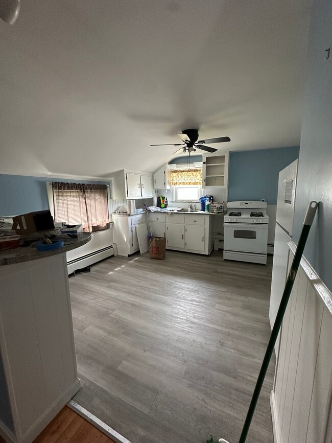 Building Photo - 24 Elmhurst Ave Unit 2