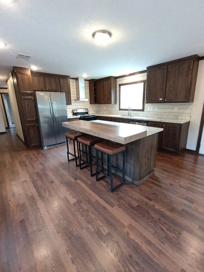 Photo - 785 Sandridge Rd