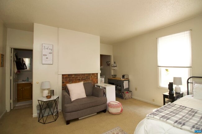 Photo - 110 7th St NW