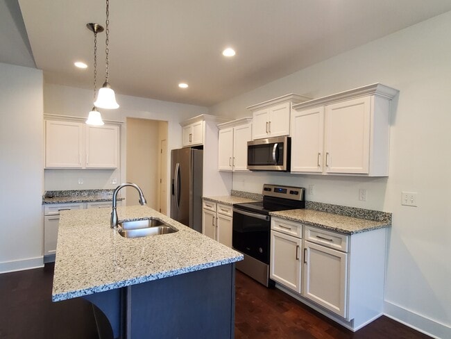Building Photo - 220 Hermitage Point Dr Rental