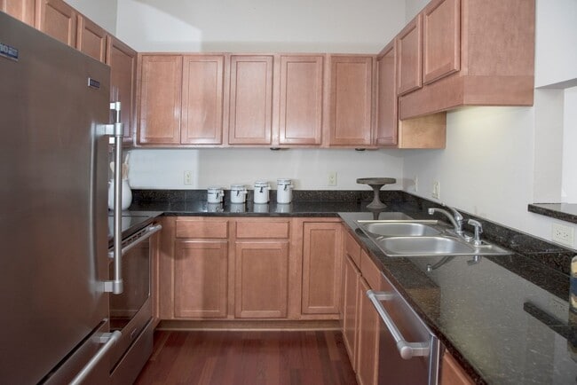 Photo - Cornelia Place