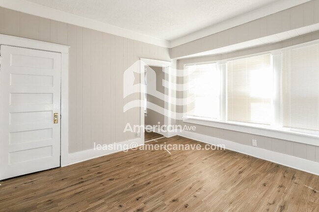 Photo - 2933 Park Ave