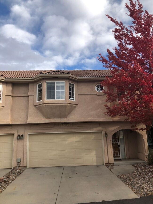 Photo - Bright and Open 3 Bed 3 Bath Townhome in G...