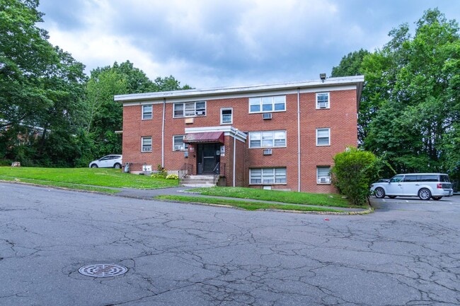 Building Photo - 304 Pine Rock Ave Rental
