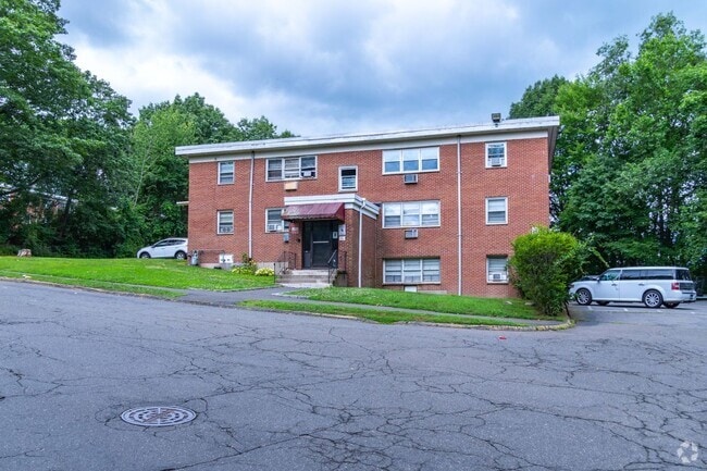 Building Photo - 304 Pine Rock Ave Rental
