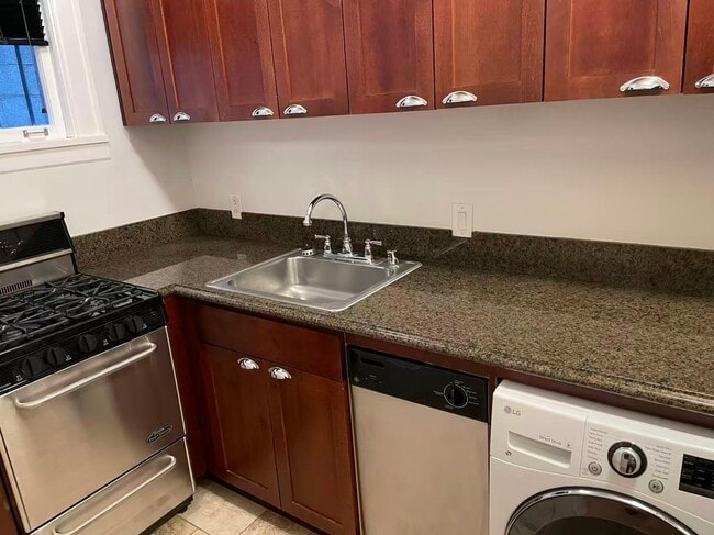 Photo - Nice studio near Space Needle in downtown Seattle for rent! Unit 9