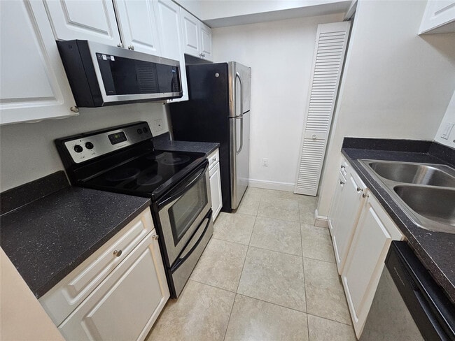 Photo - 12172 St.Andrews Pl Unidad 110