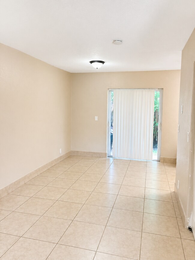 Photo - 1420 Barton Rd Unit 4