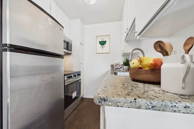 Gilmore  Apartments Van Nuys