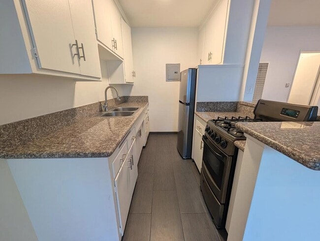 1328 Gordon St Unit 7
