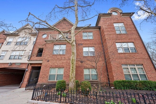 Building Photo - 35 Buttles Ave Unit A