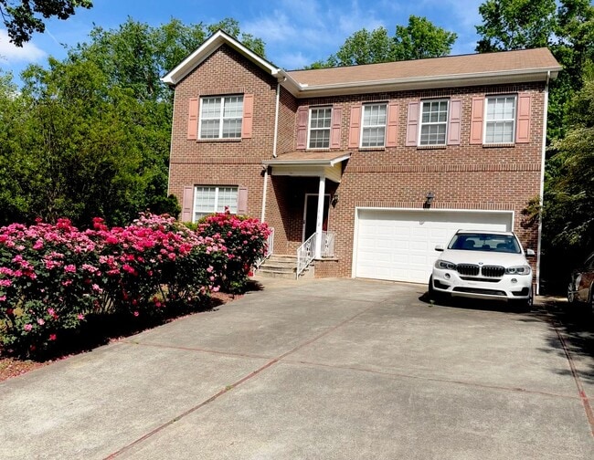Building Photo - Beautiful Single-Family Home with Finished Basement & Fenced Backyard