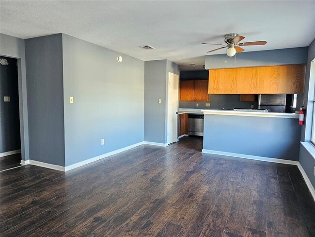 Photo - 3225 Hirschfield Rd Unit D