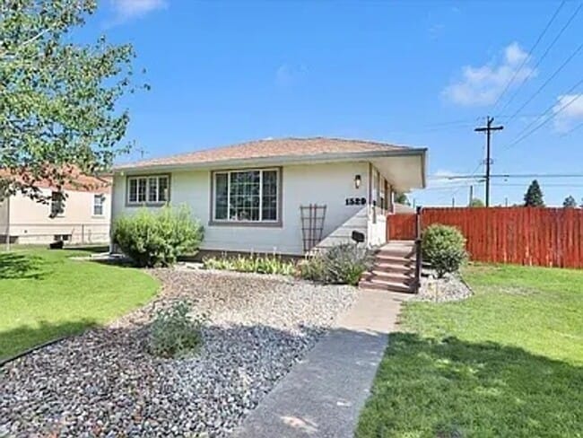 Photo - 1529 E Bismark Ave House