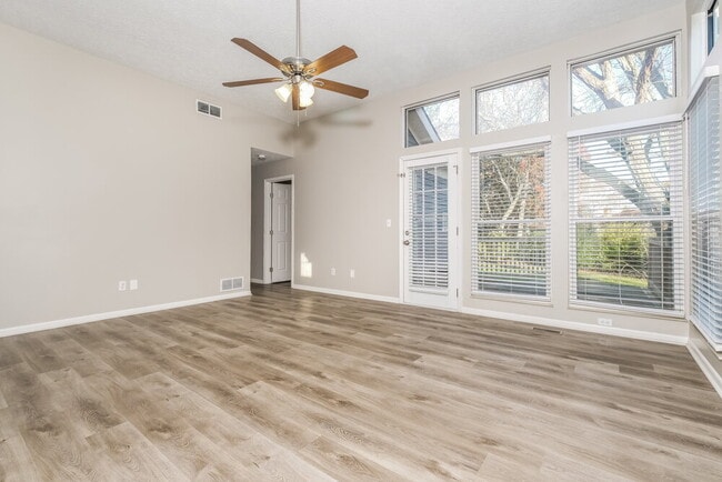Photo - 1724 Gardenstone Dr