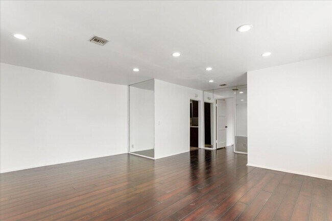 Photo - 520 Magnolia Ave