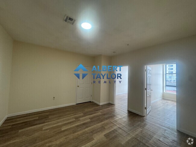Building Photo - 82 Essex St Unit 82 Rental