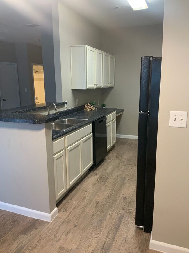 Photo - 1000 Diamond Dr Unit 2504