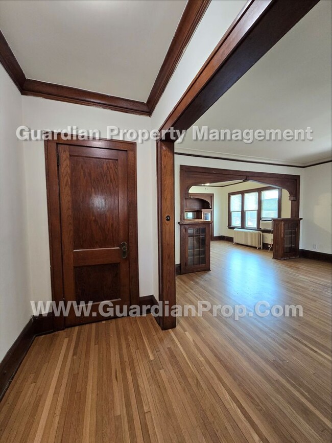 Photo - 866 Dayton Ave