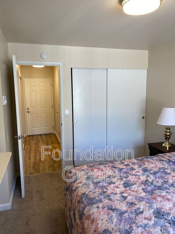 Photo - 400 10th Ave