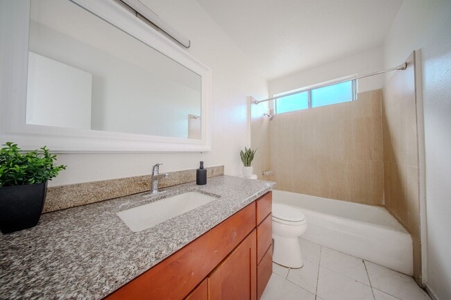 Photo - 2617-2619 E 17th St Unidad 2617