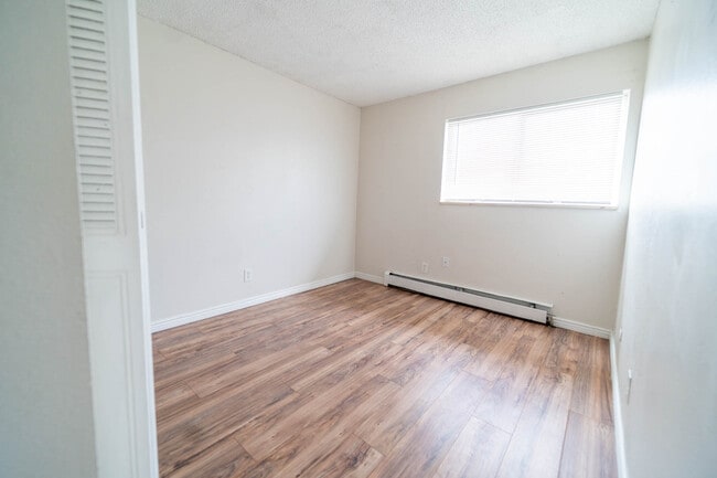 Photo - 4205 Loomis Ave