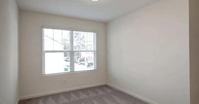 Photo - 3180 Delancy St