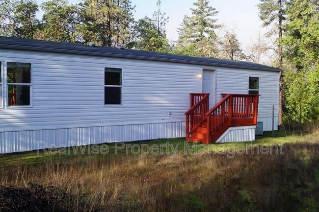 Photo - 2390 Galice Rd