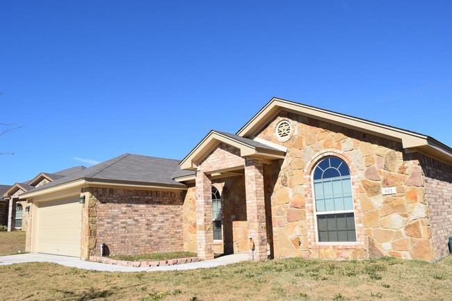 Building Photo - 601 W Little Dipper Dr