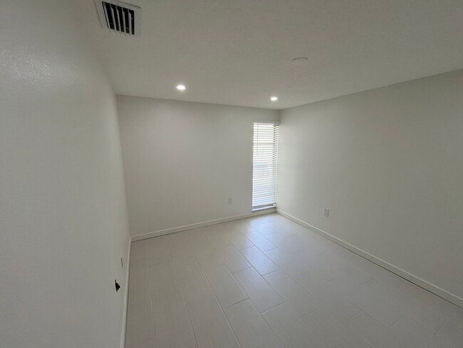Photo - 1511 Suponic Ave Unit B