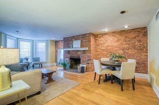 Photo - 74 Temple St Unit 1