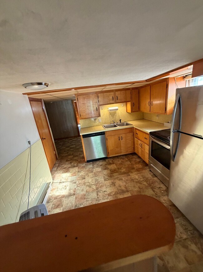 Photo - 100 Pilgrim Ave Unit B