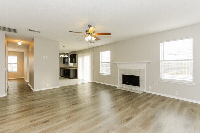 Photo - 108 Shady Brook Dr